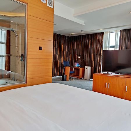 Holiday Inn Express Beijing Huacai By Ihg Экстерьер фото