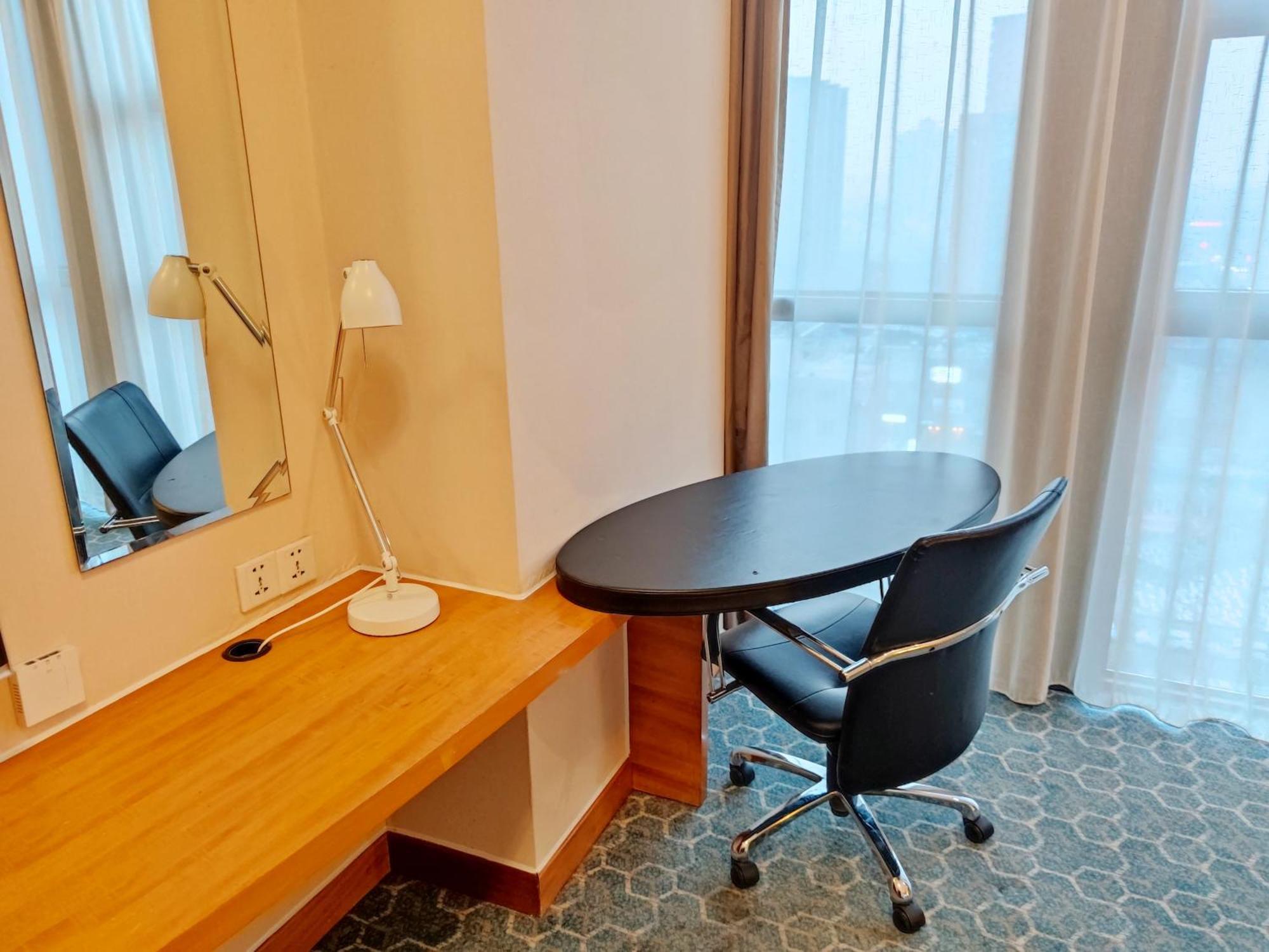 Holiday Inn Express Beijing Huacai By Ihg Экстерьер фото